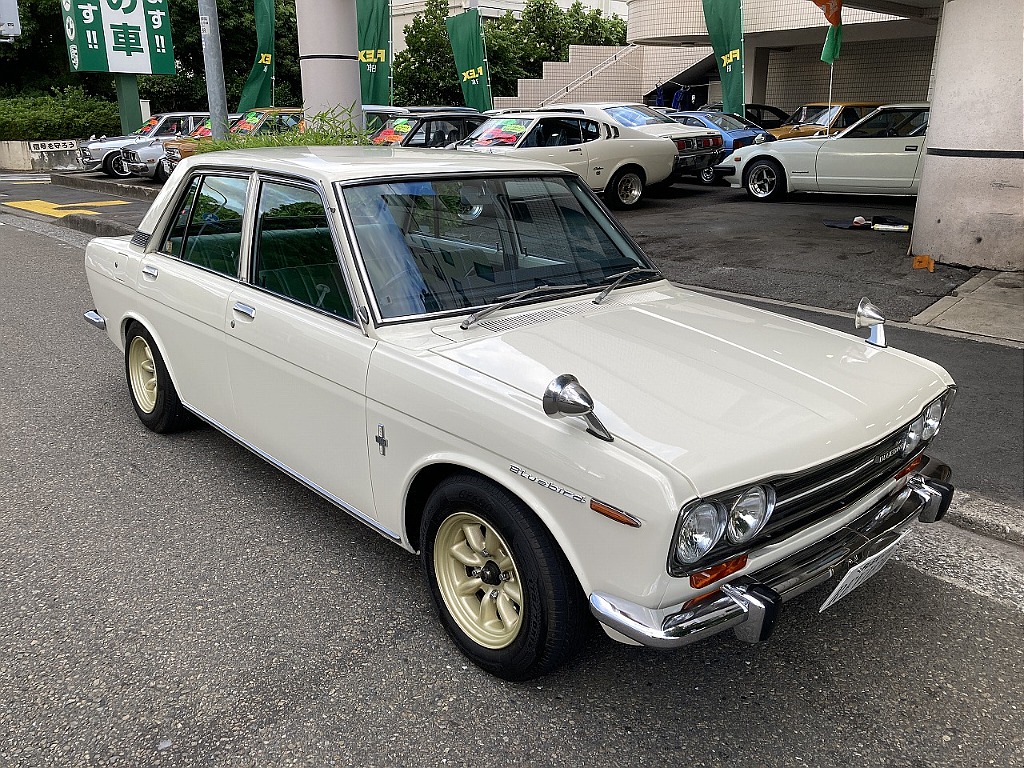 日産 ブルーバード4ドア(1枚目)