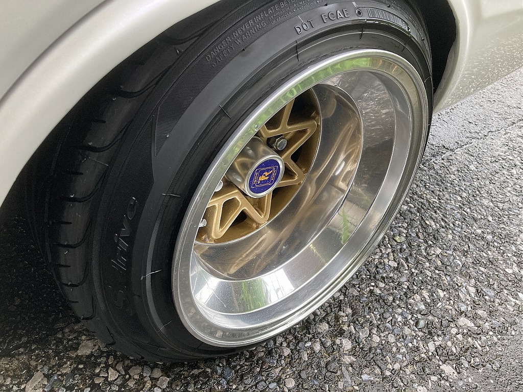 日産 ローレル4ドアHT(8枚目)