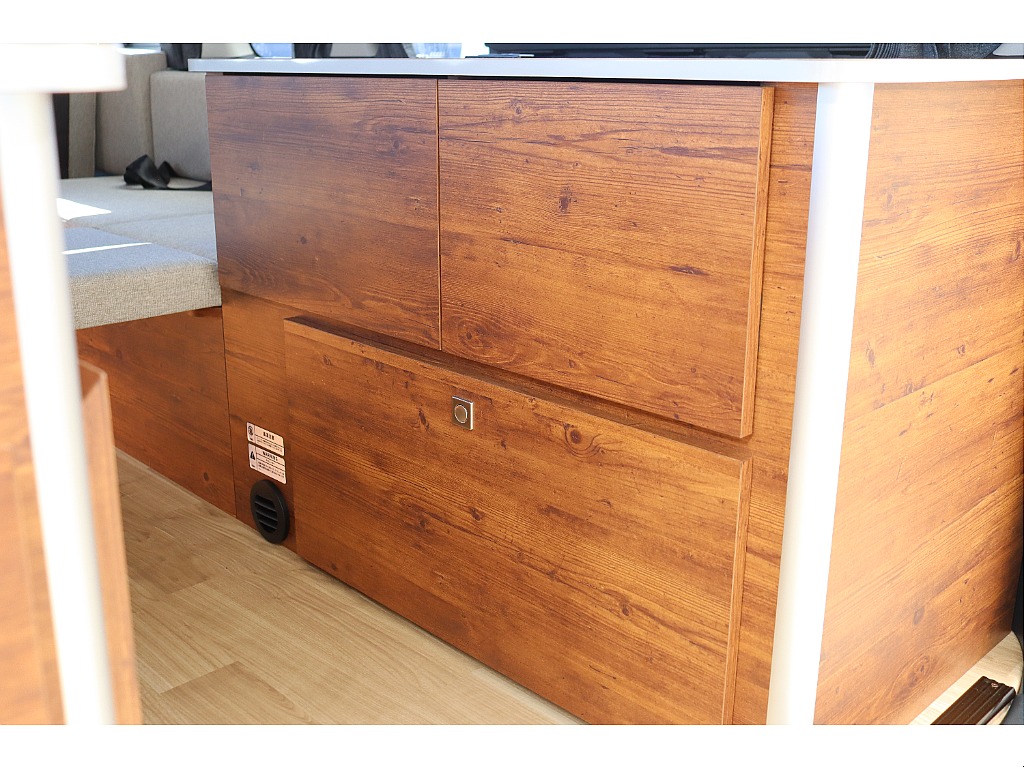 トヨタ ハイエースコミューター(41枚目)