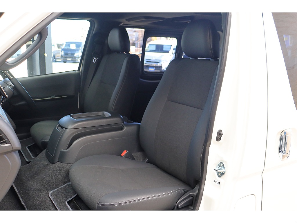 トヨタ ハイエースバン(48枚目)