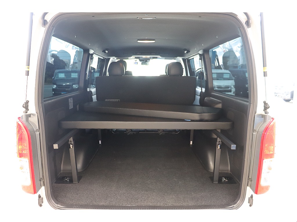 トヨタ ハイエースバン(14枚目)