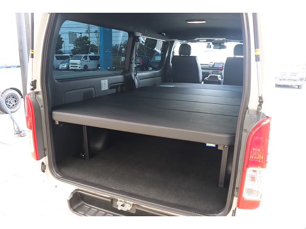 トヨタ ハイエースバン(15枚目)