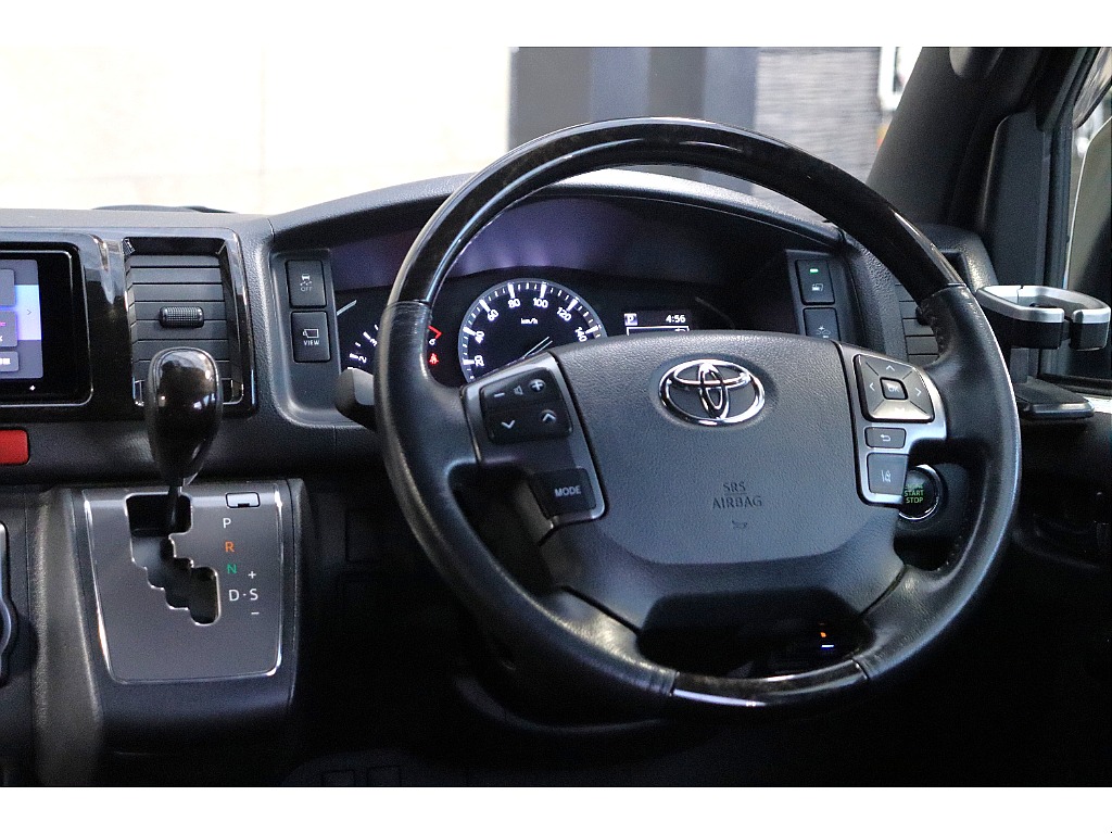 トヨタ ハイエースバン(16枚目)