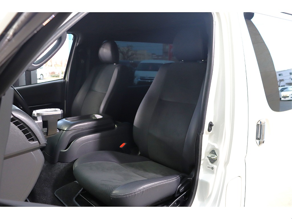 トヨタ ハイエースバン(40枚目)