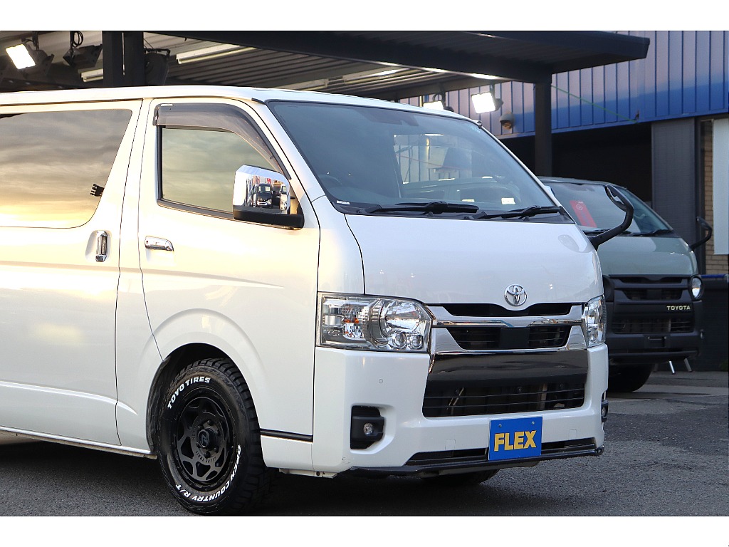 トヨタ ハイエースバン(5枚目)