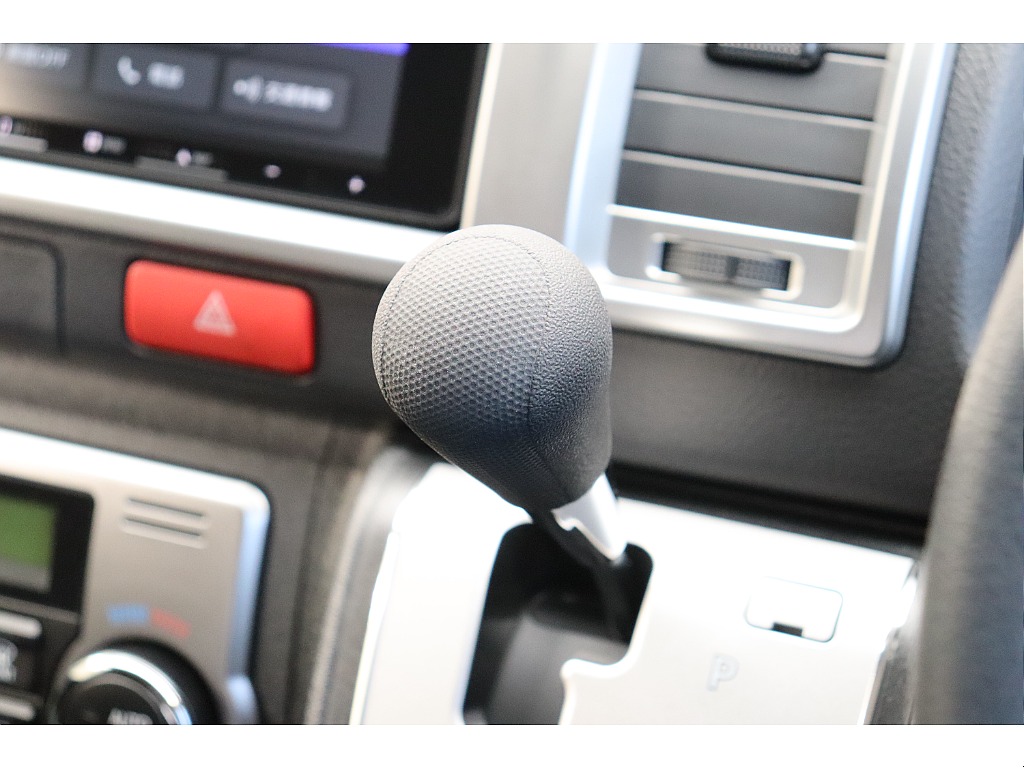 トヨタ ハイエースバン(45枚目)