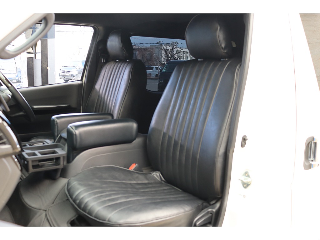 トヨタ ハイエースバン(46枚目)