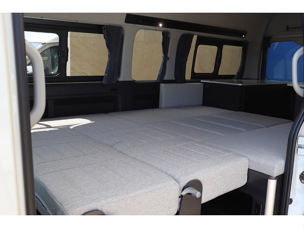 トヨタ ハイエースコミューター(27枚目)