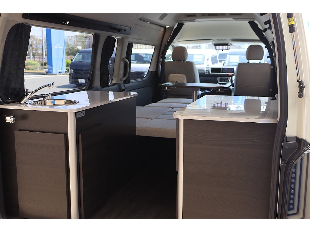 トヨタ ハイエースコミューター(37枚目)