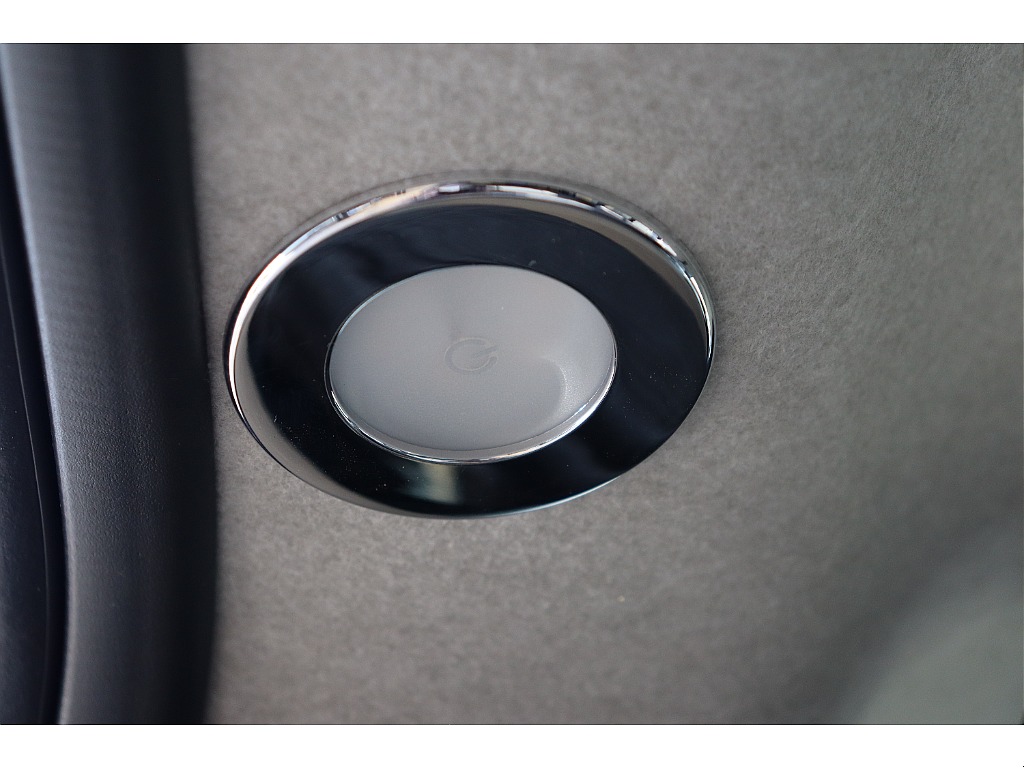 トヨタ ハイエースコミューター(47枚目)