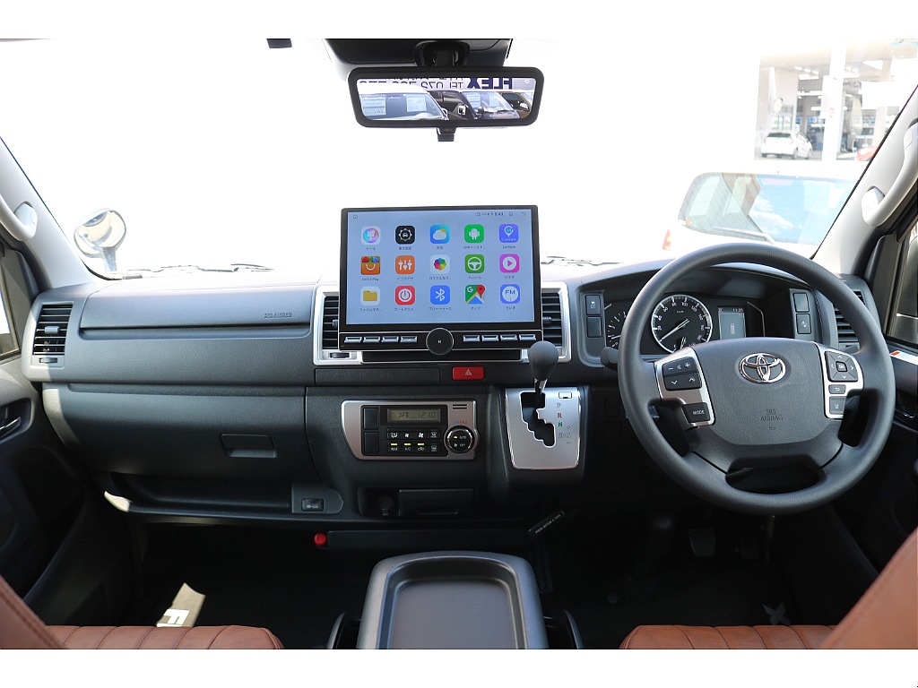13インチディスプレイオーディオ搭載済み♪