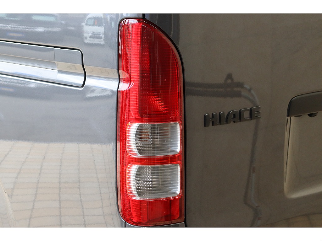 トヨタ ハイエースバン(50枚目)