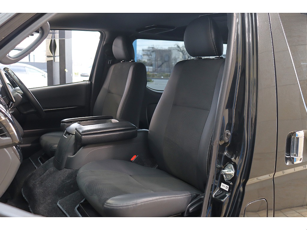 トヨタ ハイエースバン(52枚目)