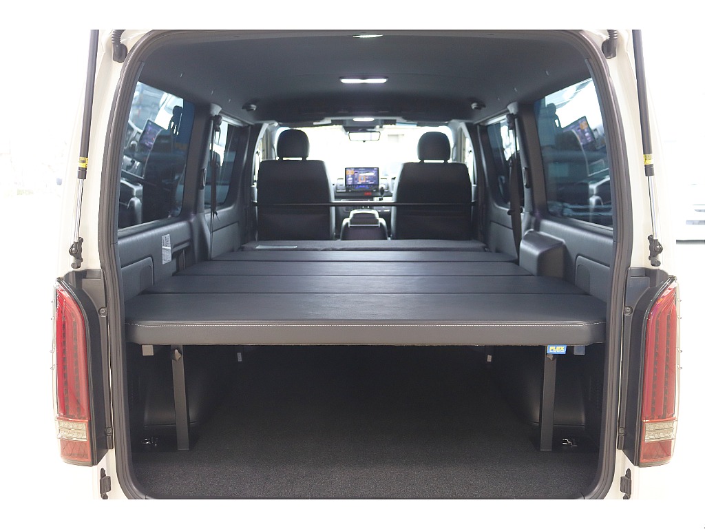 トヨタ ハイエースバン(16枚目)