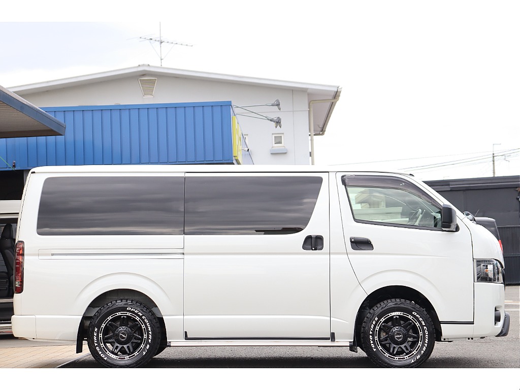 トヨタ ハイエースバン(8枚目)