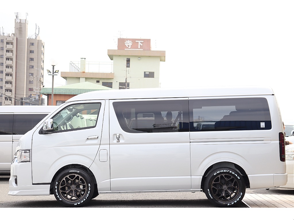 トヨタ ハイエース(9枚目)