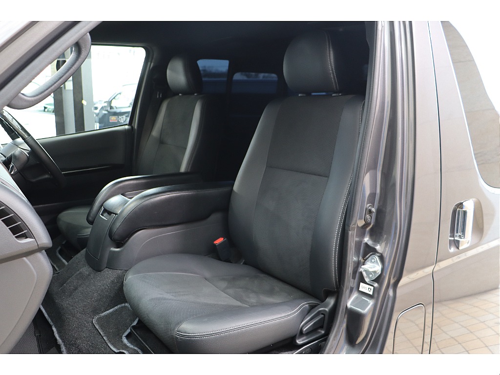 トヨタ ハイエースバン(51枚目)