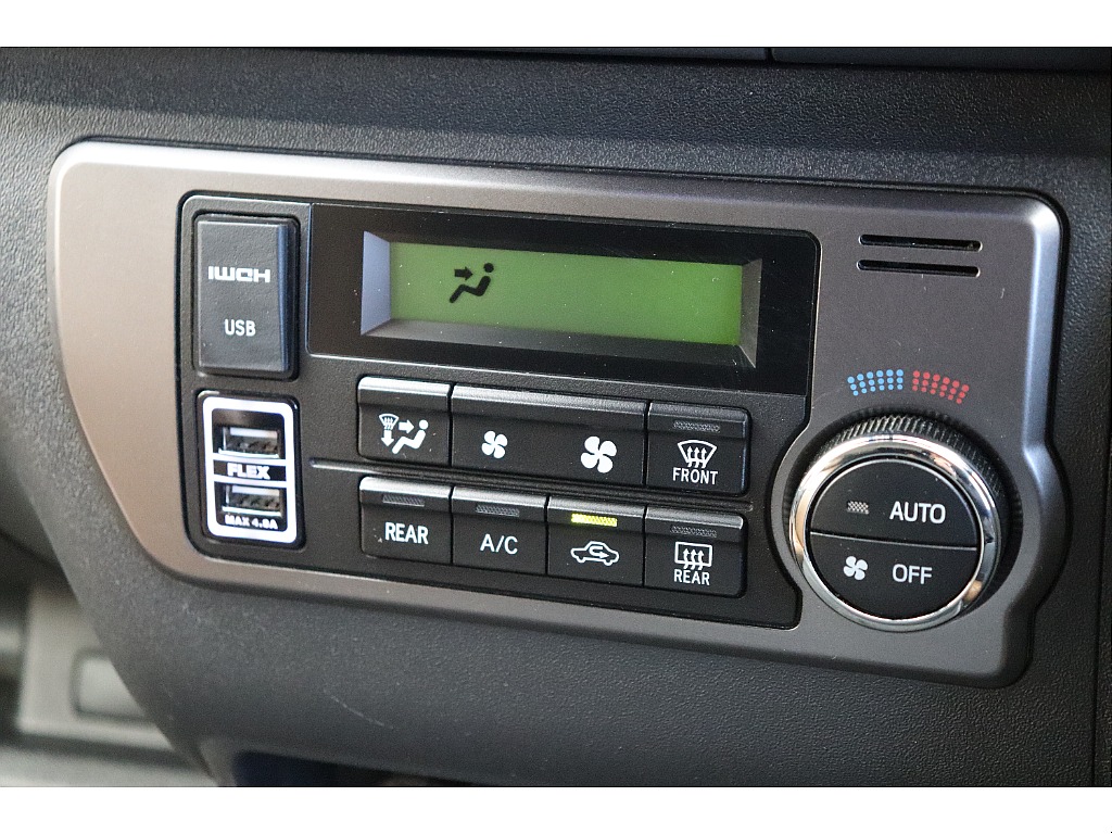 トヨタ ハイエースバン(30枚目)