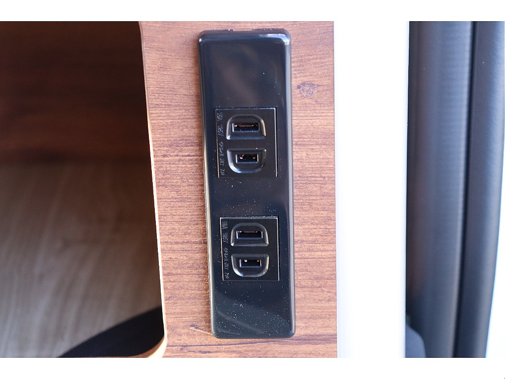 トヨタ ハイエースコミューター(42枚目)