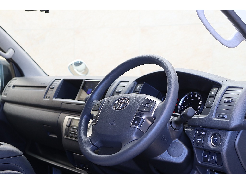 トヨタ ハイエースコミューター(45枚目)