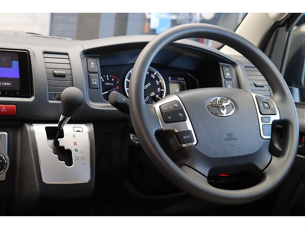 トヨタ ハイエースコミューター(46枚目)