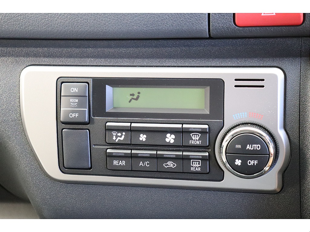 トヨタ ハイエースコミューター(47枚目)