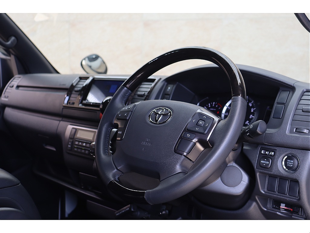 トヨタ ハイエースバン(40枚目)