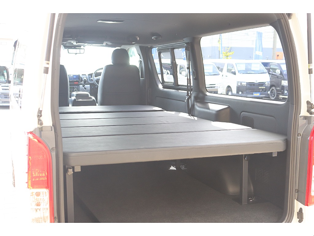 トヨタ ハイエースバン(50枚目)