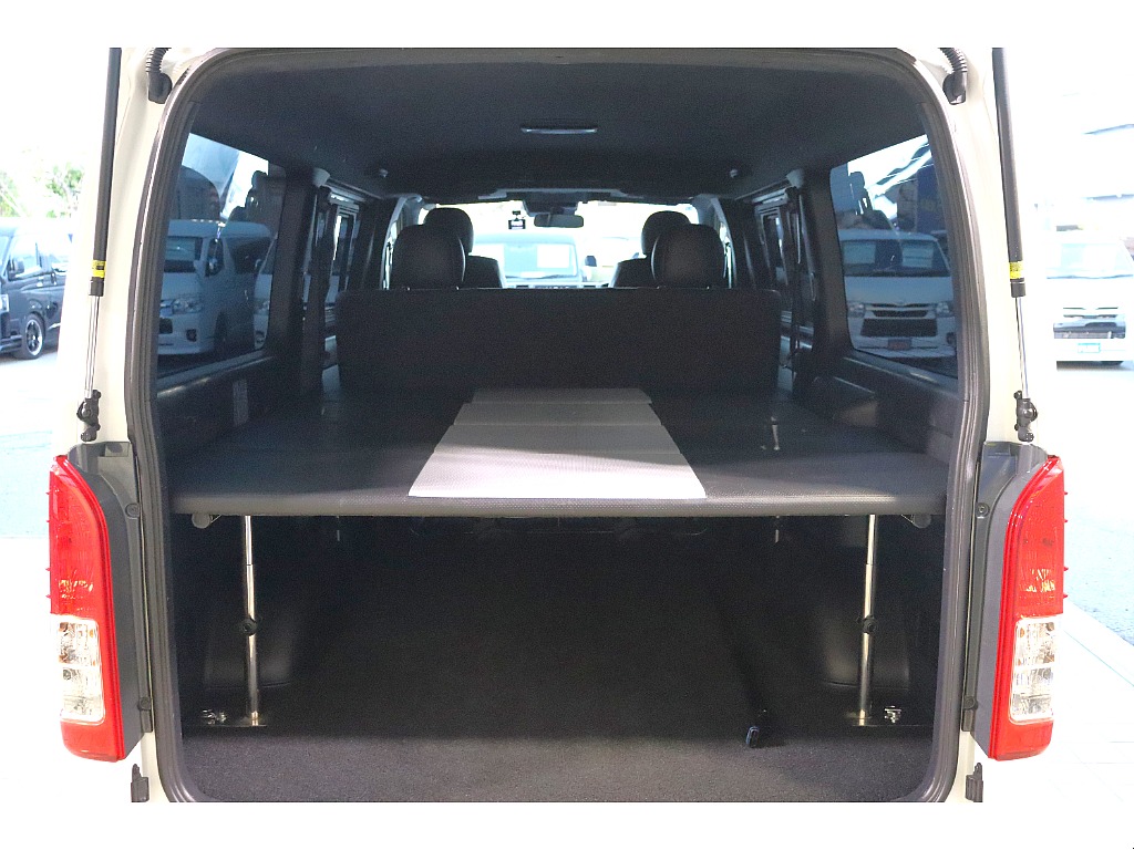 トヨタ ハイエースバン(32枚目)