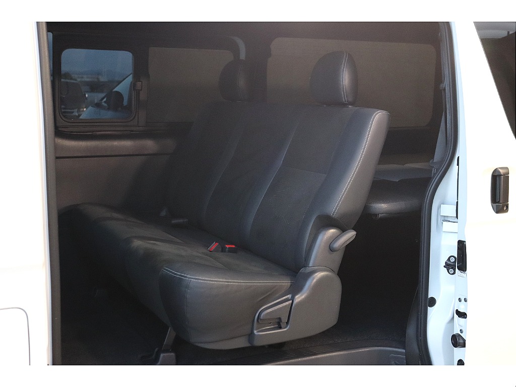 トヨタ ハイエースバン(33枚目)