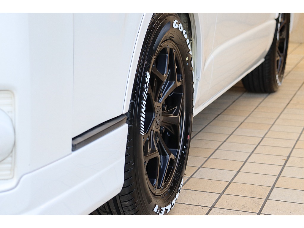 トヨタ ハイエースバン(32枚目)