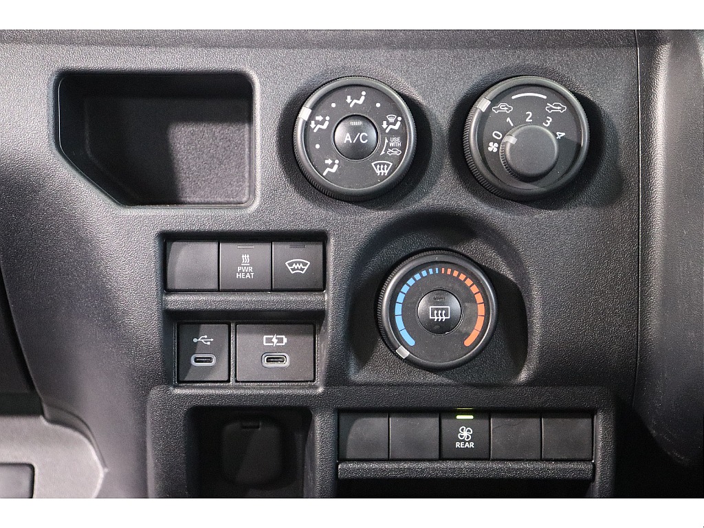 トヨタ ハイエースバン(39枚目)