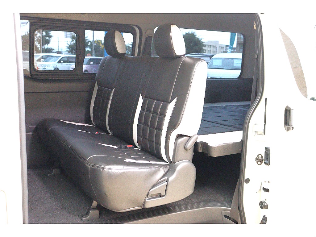 トヨタ&nbsp;ハイエースバン&nbsp;5D3.0DTスーパーGLダークプライムL 4WD&nbsp;【限定一台】【特選車】&nbsp;大阪府の詳細画像&nbsp;その6