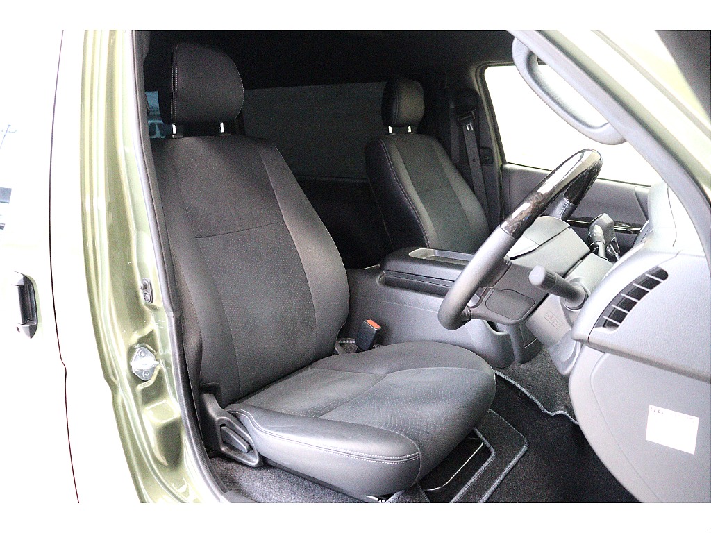 トヨタ&nbsp;ハイエースバン&nbsp;5D2.7スーパーGL DプライムⅡワイドL 4WD&nbsp;Coastlines Renoca&nbsp;大阪府の詳細画像&nbsp;その9