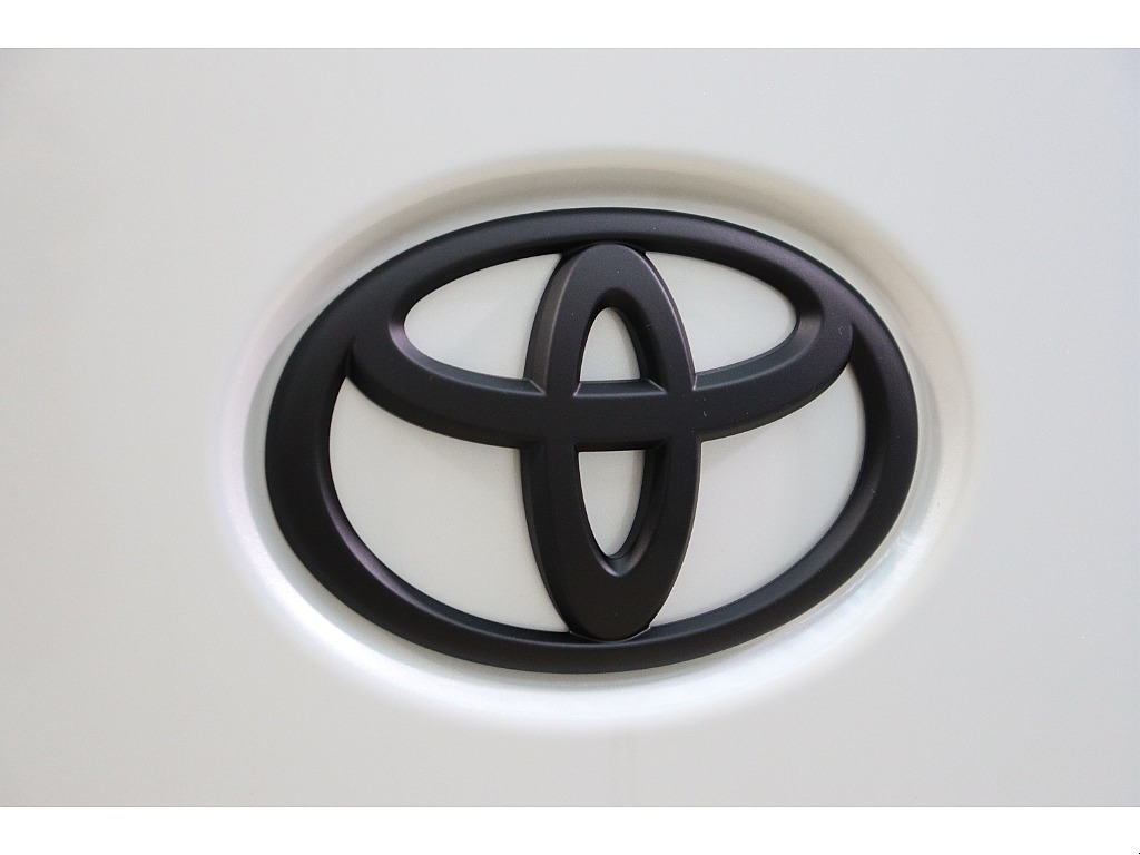 TOYOTAエンブレムマットブラック！