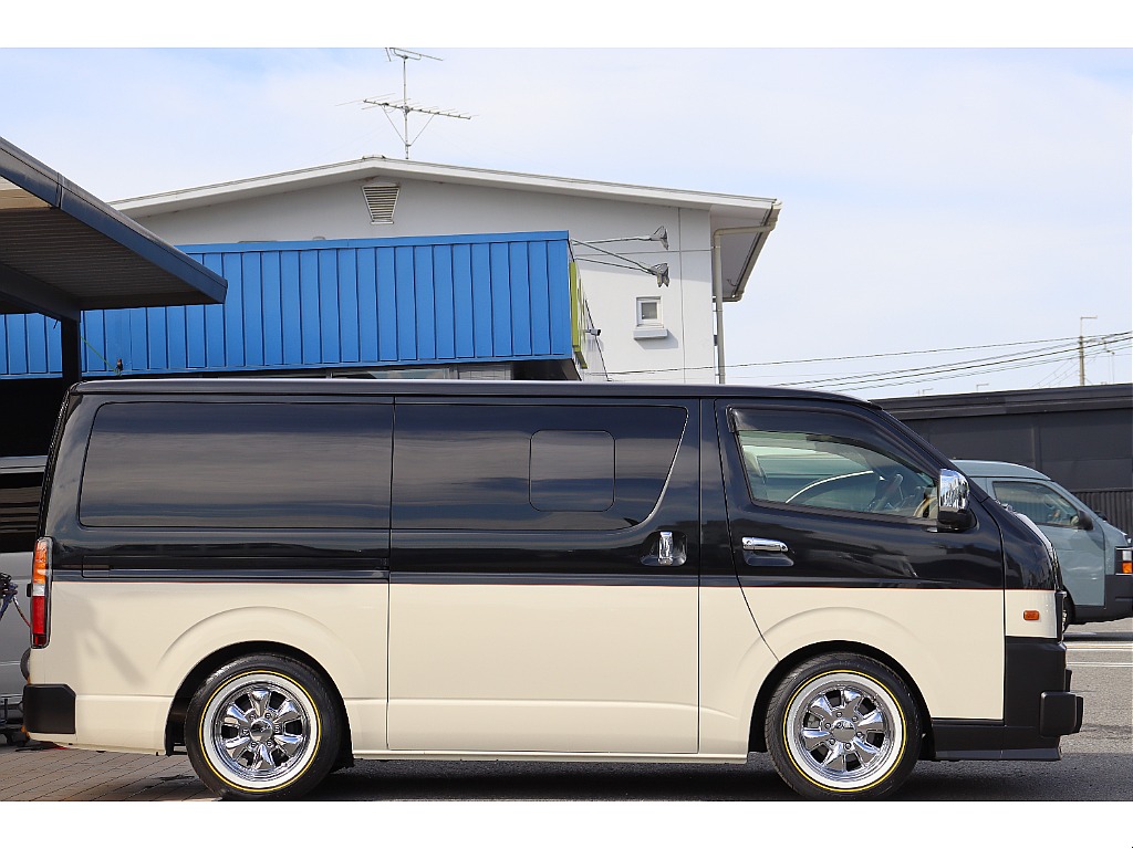 【FLEX FOUND CARICA/ハイエースダークプライムⅡガソリン2WD】FLEX×アルパインスタイル！！先行展示開始！！