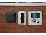 照明スイッチやデジタルバッテリー残量計付♪