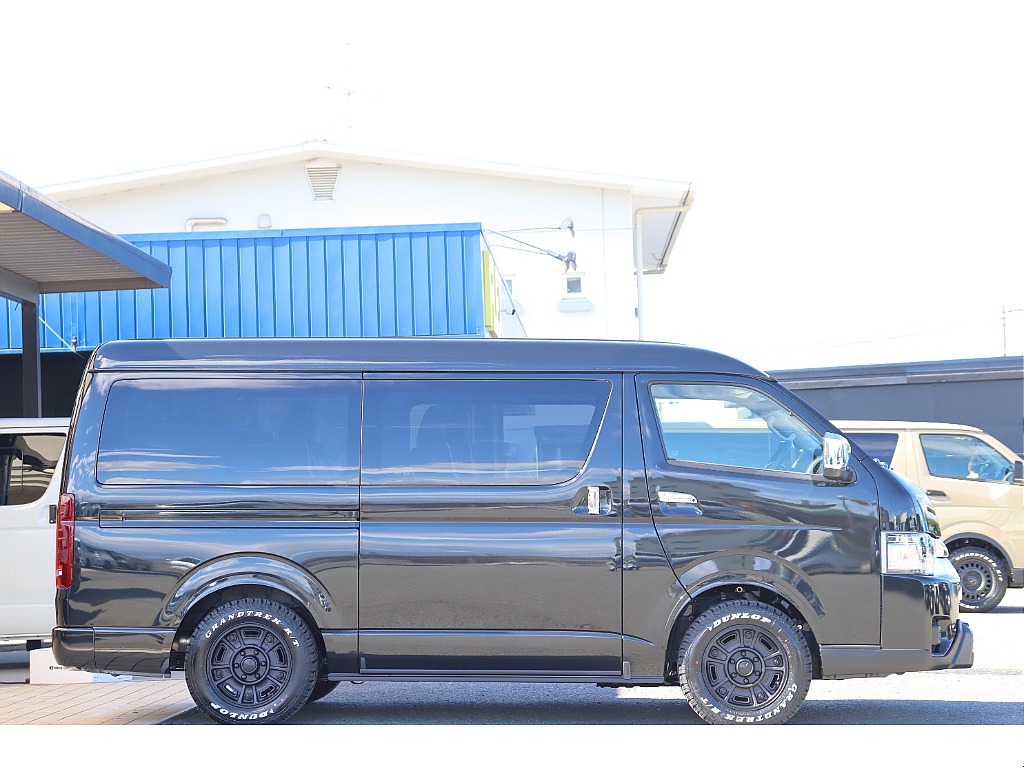 【新型ハイエース　ファインテックツアラー♪】