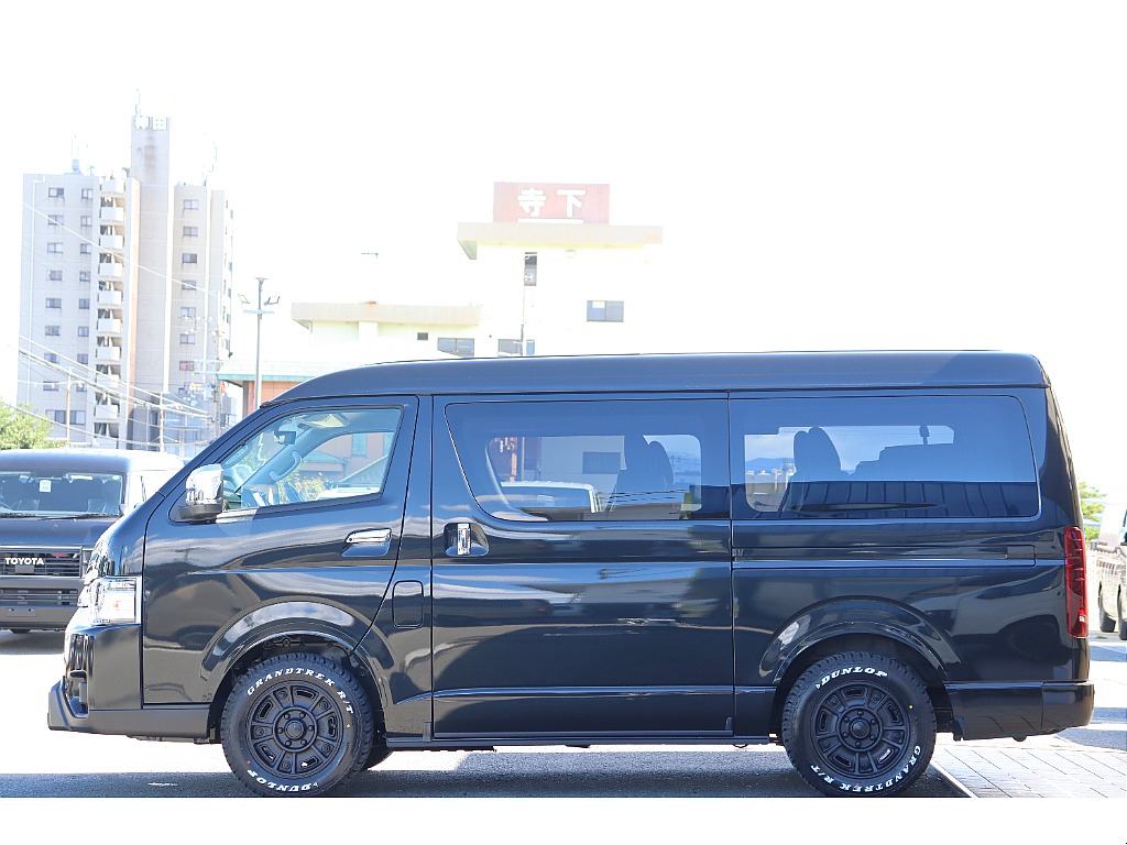 【新型ハイエース　ファインテックツアラー♪】