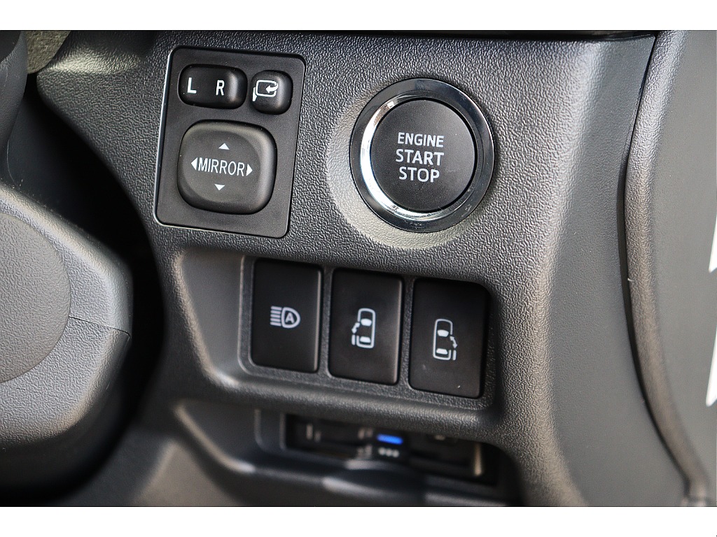 トヨタ&nbsp;ハイエースバン&nbsp;5D2.8DTスーパーGLダークプライムS L 4WD&nbsp;BlackEdition&nbsp;大阪府の詳細画像&nbsp;その13