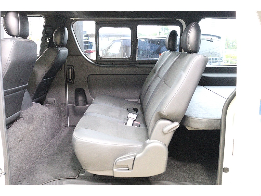 トヨタ&nbsp;ハイエースバン&nbsp;5D2.0スーパーGLダークプライムⅡロング&nbsp;大画面ナビ！！&nbsp;大阪府の詳細画像&nbsp;その9