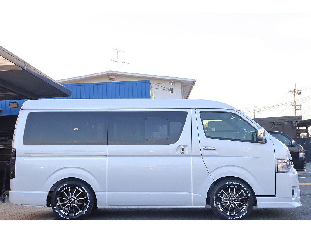 トヨタ&nbsp;ハイエースバン&nbsp;5D2.8DTスーパーGLダークプライムⅡワイドL&nbsp;パーキングサポート PS無&nbsp;大阪府の詳細画像&nbsp;その17