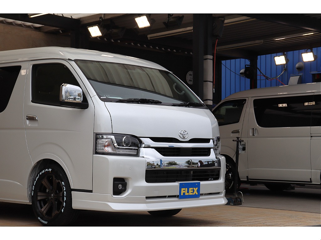 【新車/改良後ハイエース/FLEXオリジナル内装架装Ver1ガソリン2WD】車中泊快適仕様♪後席モニター♪