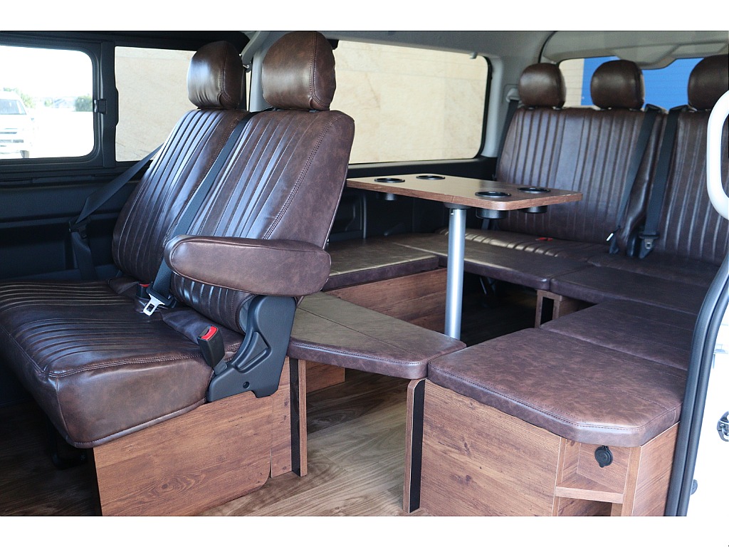トヨタ&nbsp;ハイエース&nbsp;ワゴン2.7GLロング ミドルルーフ 4WD&nbsp;パーキングサポート familiar×KNOT RECORDS&nbsp;大阪府の詳細画像&nbsp;その5