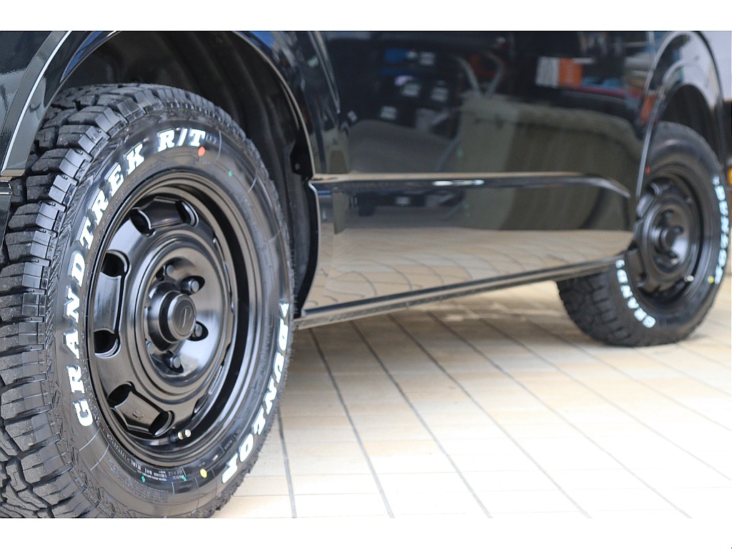 新車/改良後ハイエース/FLEXオリジナル内装架装Ver1ガソリン4WD】車中泊快適仕様♪後席モニター♪