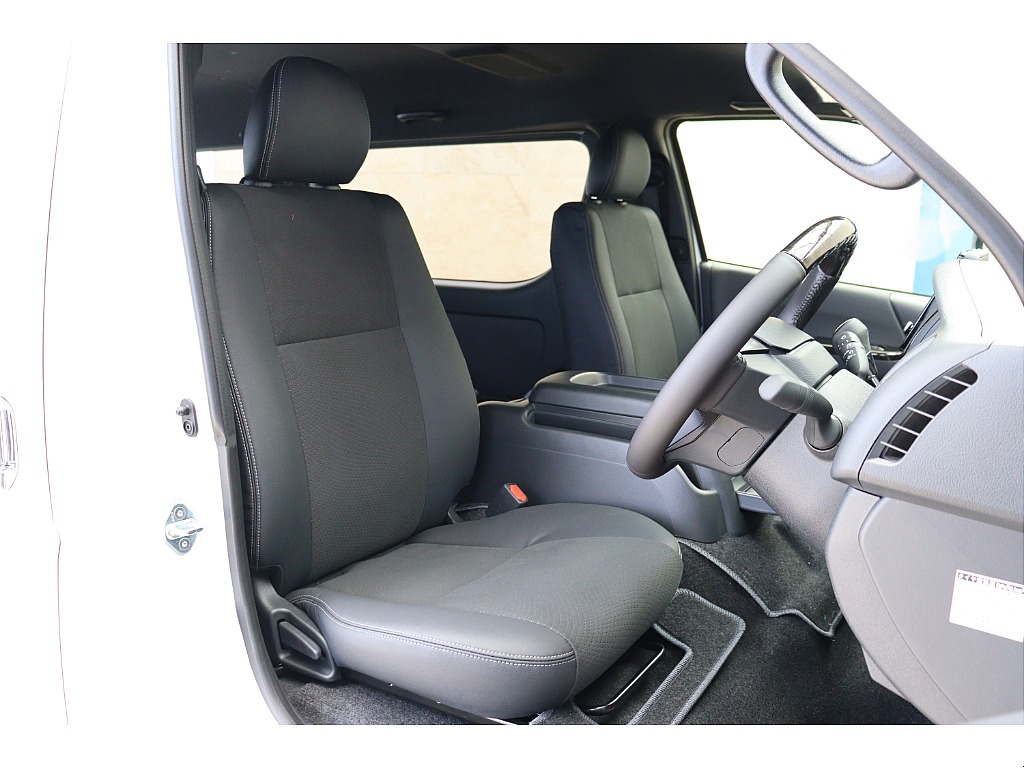 トヨタ&nbsp;ハイエースバン&nbsp;5D2.7スーパーGL DプライムⅡワイドL 4WD&nbsp;パーキングサポート&nbsp;大阪府の詳細画像&nbsp;その7